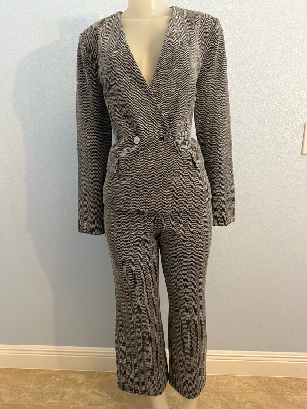 MICHAEL Michael Kors Women's Black& White Tailored-jackets with matching Pants